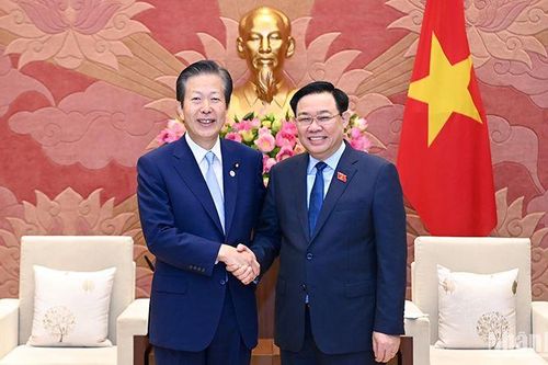 Chủ tịch Quốc hội Vương Đình Huệ tiếp Chủ tịch Đảng Công Minh Nhật Bản