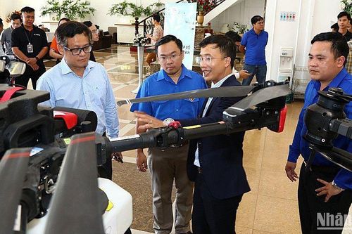 Thanh niên hào hứng với Hợp tác xã Nông nghiệp số đầu tiên ở tỉnh Đồng Nai
