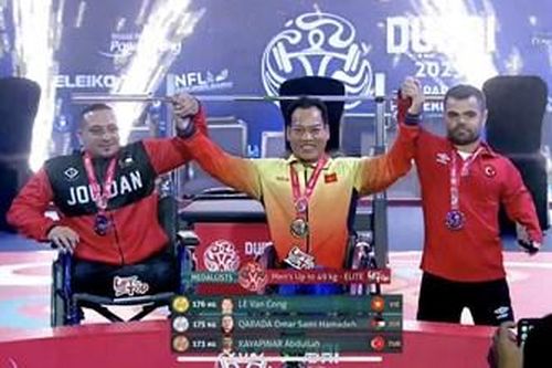 Lực sĩ Lê Văn Công đoạt huy chương vàng thế giới