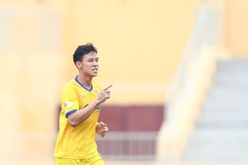 Nối gót Quế Ngọc Hải, nhiều sao rời SLNA