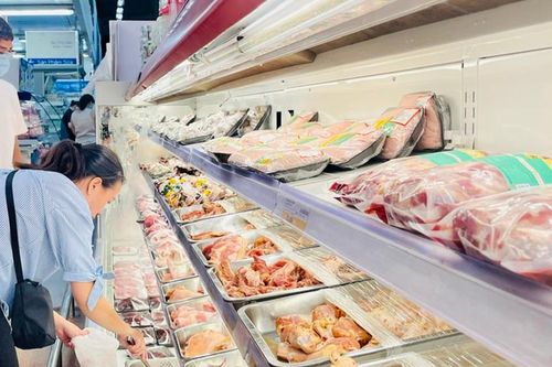 Chợ lẻ tăng giá, cửa hàng bình ổn nỗ lực kìm giá