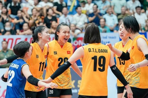Đội bóng chuyền nữ Hóa chất Đức Giang xin tuyển thủ trở về