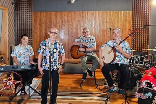 NSƯT Nhất Sinh 'tái xuất' trong MV liên khúc 'Hỏi Cuội - Trung thu muộn'