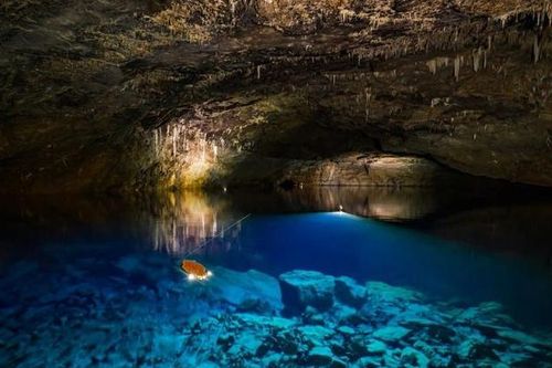 Giải mã bí ẩn hồ nước dưới lòng đất lớn nhất hành tinh