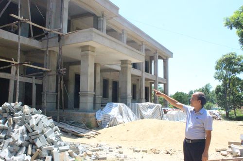 Nhà thầu 'mất hút', công trình trường học ngổn ngang trước thềm năm học mới