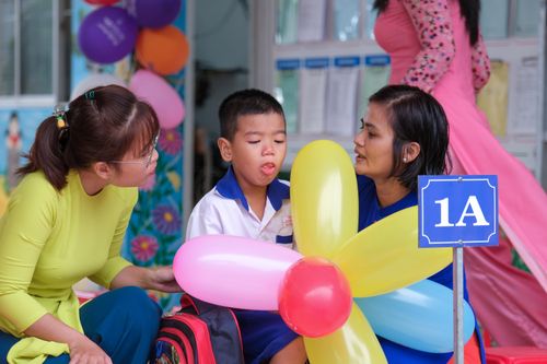 Ngày tựu trường ấm áp 'không sân khấu' của trường vùng ven