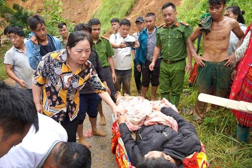 5 giờ nỗ lực cứu nam thanh niên bị nước lũ cuốn trôi ở Hà Giang