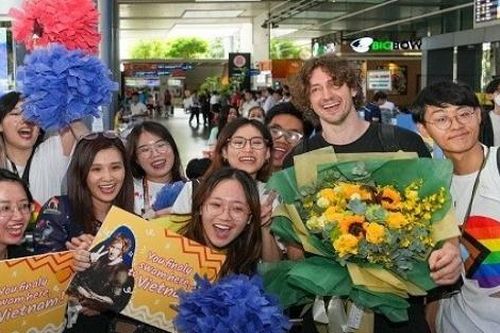 Nghệ sĩ Australia có số lượt nghe trực tuyến nhiều nhất thế giới sắp biểu diễn độc quyền tại Việt Nam