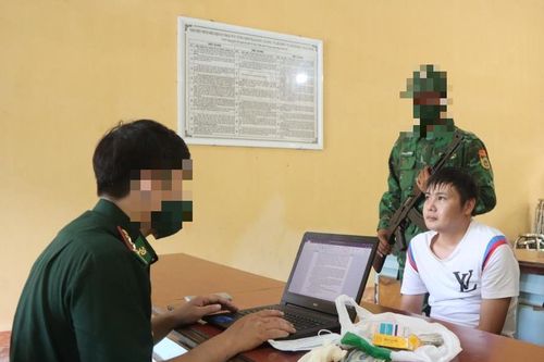 Bắt đối tượng mua ma túy để mang sang Campuchia sử dụng