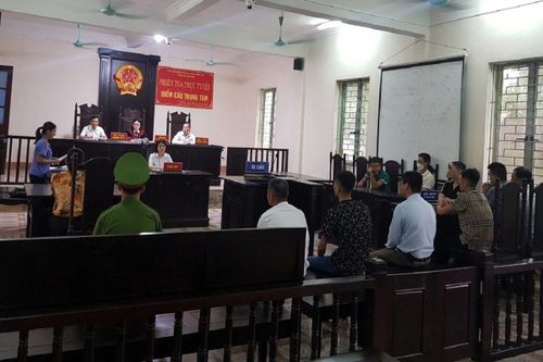 3 bị cáo lĩnh án chỉ vì xích mích từ va quẹt giao thông nhẹ