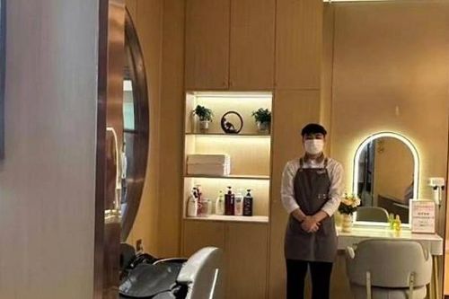 Dịch vụ 'độc lạ' cho khách hàng thân thiết tại nhà hàng lẩu nổi tiếng Trung Quốc