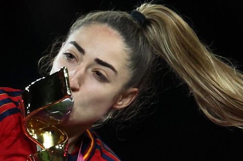 Người hùng World Cup, Olga Carmona: Nước mắt ngày vinh quang