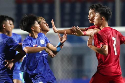 U23 Việt Nam: Văn Trường có hành động không đẹp, HLV cần phải 'chỉnh'