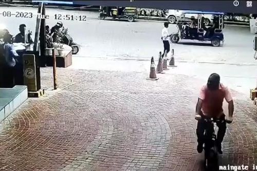 Người phụ nữ tập lái ô tô gây tai nạn nhưng vẫn lên giọng thách thức