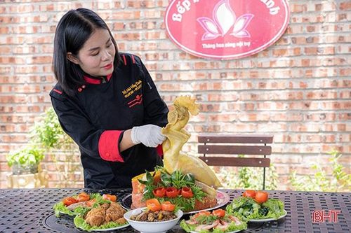 Cơ sở dịch vụ mâm lễ cúng rằm tháng 7 bận rộn 'chốt đơn', giao hàng