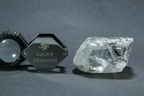 Canada: Phát hiện viên kim cương trắng 692,3 carat tại Botswana