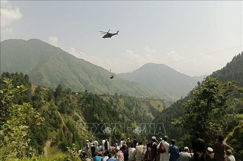 Pakistan: Giải cứu 8 người bị mắc kẹt trong cáp treo lơ lửng giữa vực sâu