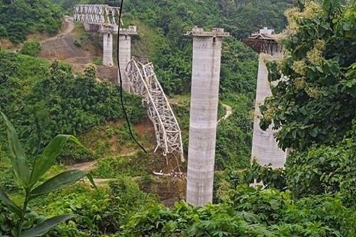 Ít nhất 17 người thiệt mạng trong một vụ sập cầu đang thi công tại Ấn Độ