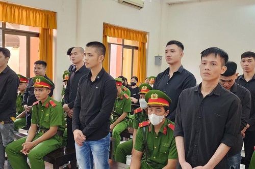 Giải quyết mâu thuẫn hộ người khác, 9 bị cáo chia nhau 131 năm tù