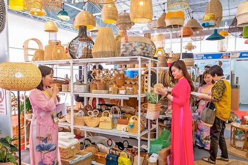Nhiều doanh nghiệp chủ động tìm thị trường thay vì chờ hồi phục