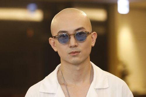 Anh Vũ 'Về Nhà Đi Con' chia sẻ về kiểu tóc cạo trọc trong phim mới