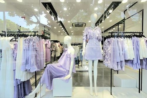 CChat: Từ shop online livestream 'khủng' đến thương hiệu thời trang đại chúng hàng đầu dành cho nữ