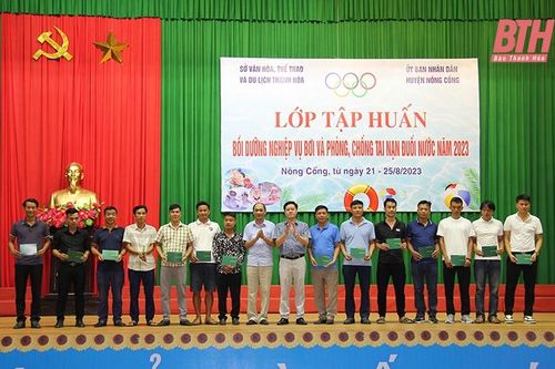 Tập huấn, bồi dưỡng nghiệp vụ bơi và phòng, chống tai nạn đuối nước năm 2023