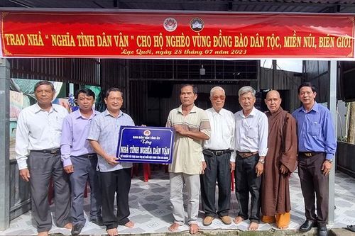 Chung tay hỗ trợ hộ khó khăn về nhà ở
