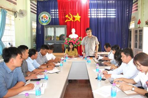 Kiểm tra công tác giảm nghèo xã Khánh Nam