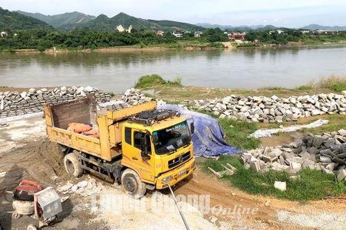 Khẩn trương bảo vệ đê điều, hồ, đập