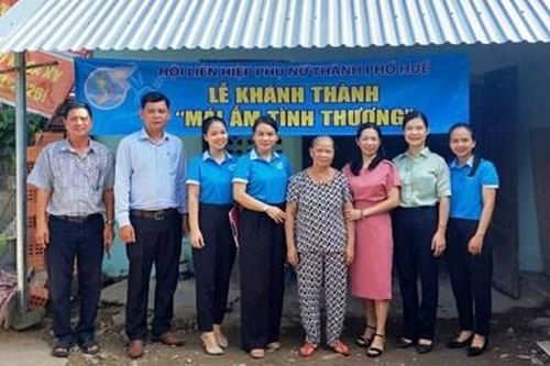 Khánh thành và bàn giao công trình 'Mái ấm tình thương' cho phụ nữ nghèo