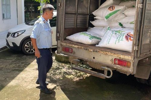 Tây Ninh: Tạm giữ 3.200 kg đường cát nhập lậu do Camphuchia sản xuất