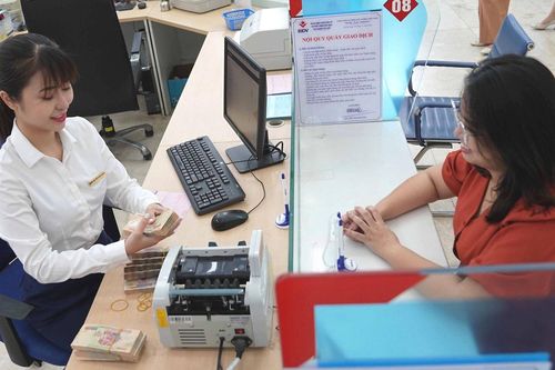 Thủ tướng chỉ đạo hoàn thành rà soát, sửa đổi Thông tư 06/2023/TT-NHNN trong ngày 25/8/2023