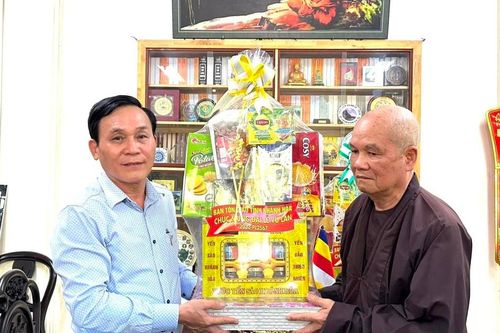 Khánh Hòa: Ban Tôn giáo tỉnh thăm Ban Trị sự Phật giáo tỉnh nhân mùa Vu lan - Báo hiếu