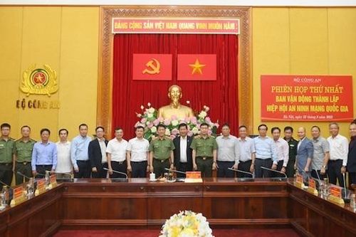 Xúc tiến việc thành lập Hiệp hội An ninh mạng quốc gia