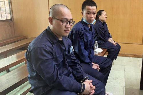 Ba đối tượng trong đường dây lừa lao động 'việc nhẹ, lương cao' lãnh án