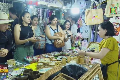Phố đi bộ - Tăng sức hấp dẫn đô thị Hà Nội