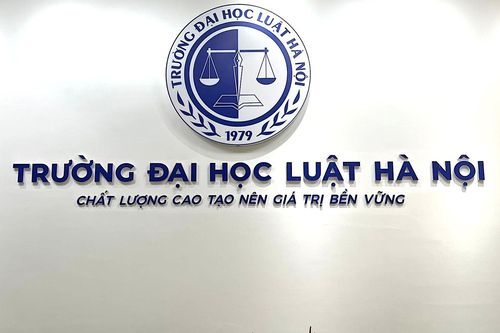 Điểm chuẩn Đại học Luật Hà Nội 2023 giảm 2 điểm