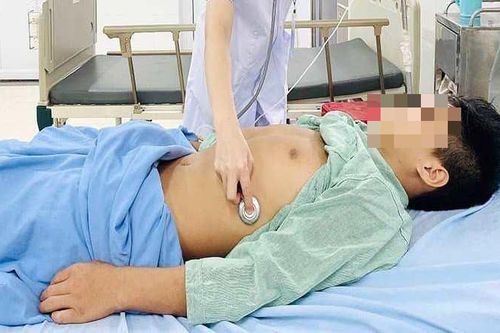 Ca mổ xuyên đêm cứu nam thanh niên thoát khỏi 'lằn ranh sinh tử'