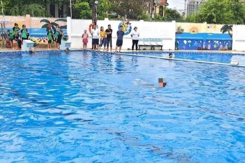 Nam sinh bị đuối nước ở bể bơi của trường học