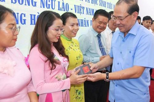 Kết nối tình hữu nghị hai nước Việt – Lào