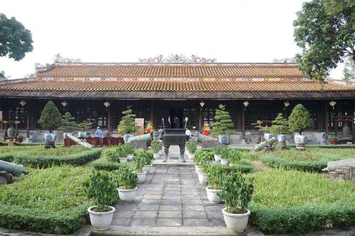 Kỷ niệm 100 năm thành lập Bảo tàng Cổ vật Cung đình Huế