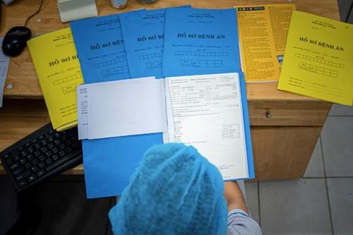 Khẩn trương triển khai bệnh án điện tử, không dùng bệnh án giấy