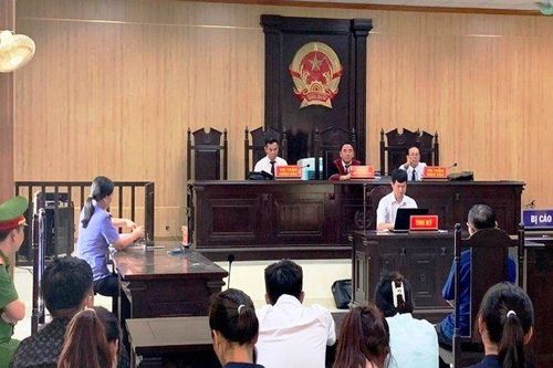 30 tháng tù giam do lợi dụng chức vụ, quyền hạn trong khi thi hành công vụ