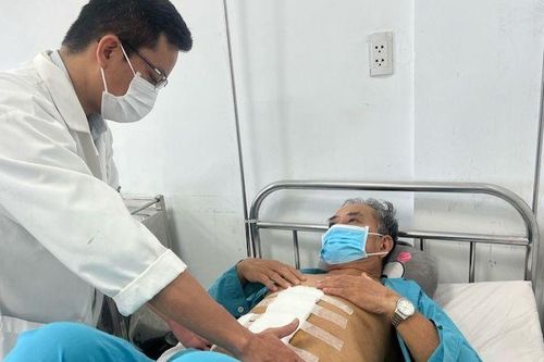 Phẫu thuật cắt gan thành công cứu bệnh nhân mắc ung thư gan, suy tim nặng