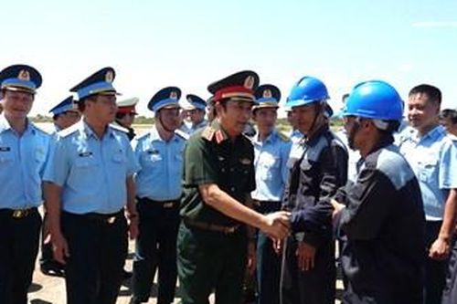 Thượng tướng Phùng Sĩ Tấn kiểm tra sẵn sàng chiến đấu tại Ninh Thuận
