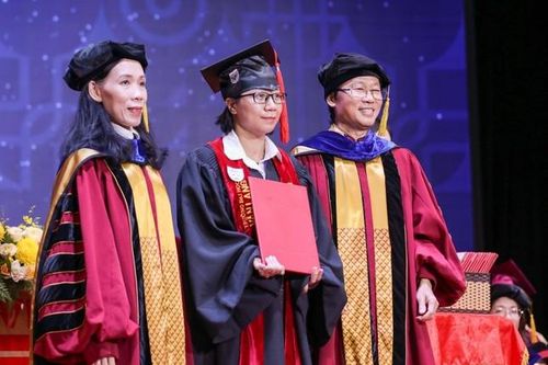 Nghị lực 'thép' của nữ sinh Văn Lang từng bị hôn mê 49 ngày