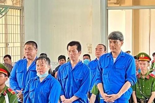 An Giang: Cựu cán bộ hải quan góp vốn buôn lậu đường, lãnh 16 năm tù