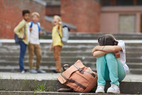 Pháp mạnh tay xử lý bắt nạt học đường