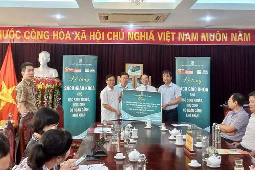 Bắc Kạn tiếp nhận hàng ngàn cuốn sách cho học sinh có hoàn cảnh khó khăn